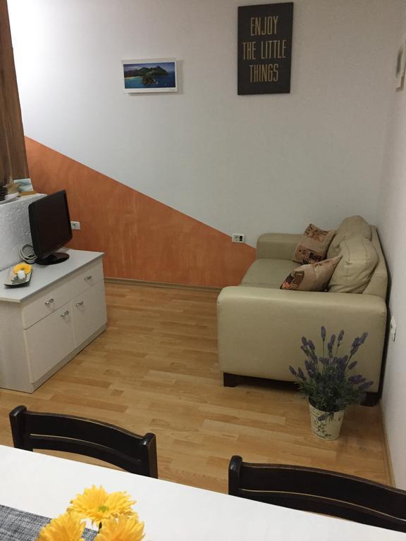 Apartment Retro III Koper Luaran gambar