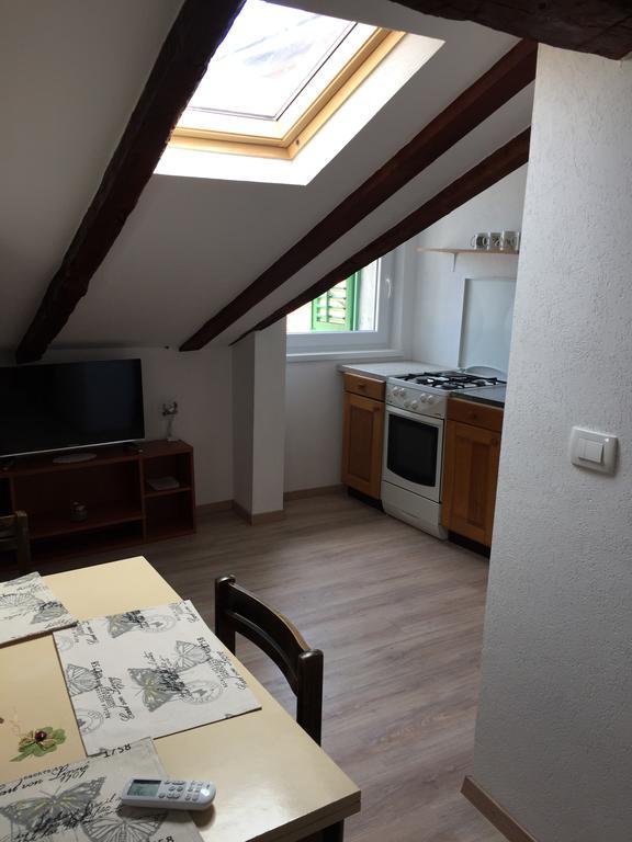 Apartment Retro III Koper Luaran gambar