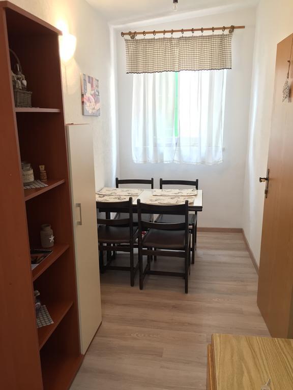 Apartment Retro III Koper Luaran gambar