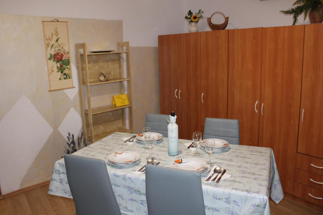 Apartment Retro III Koper Luaran gambar