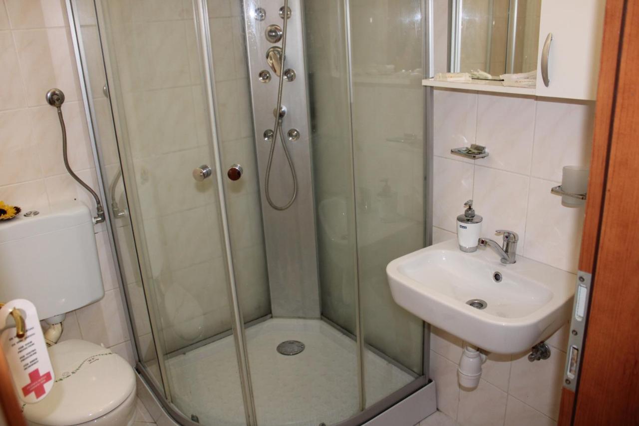 Apartment Retro III Koper Luaran gambar